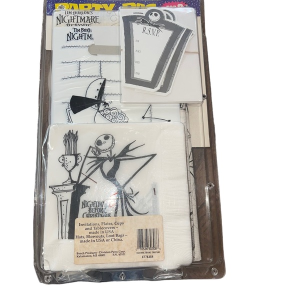 Vintage NIGHTMARE BEFORE CHRISTMAS PARTY PAC SET VINTAGE SEALED  65 Pieces. - Picture 3 of 6